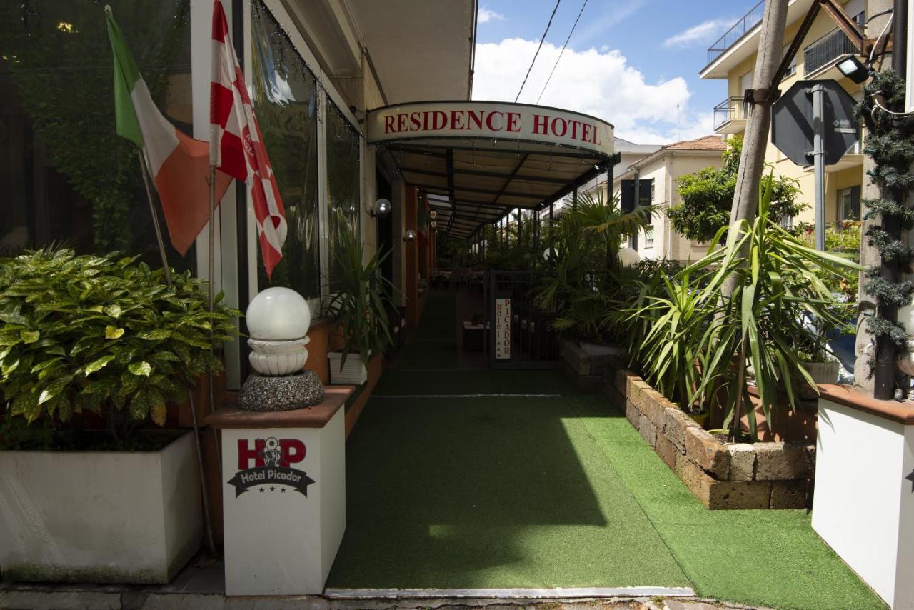 Hotel Picador Римини Екстериор снимка