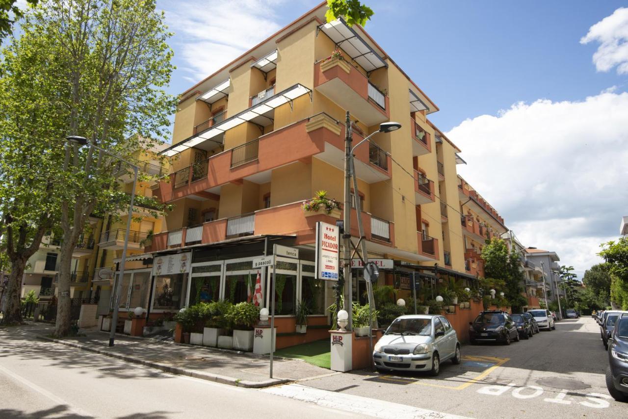 Hotel Picador Римини Екстериор снимка