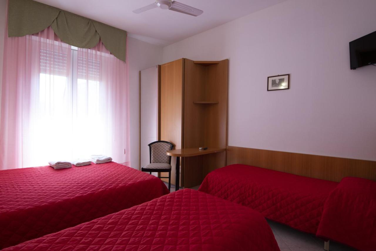 Hotel Picador Римини Екстериор снимка