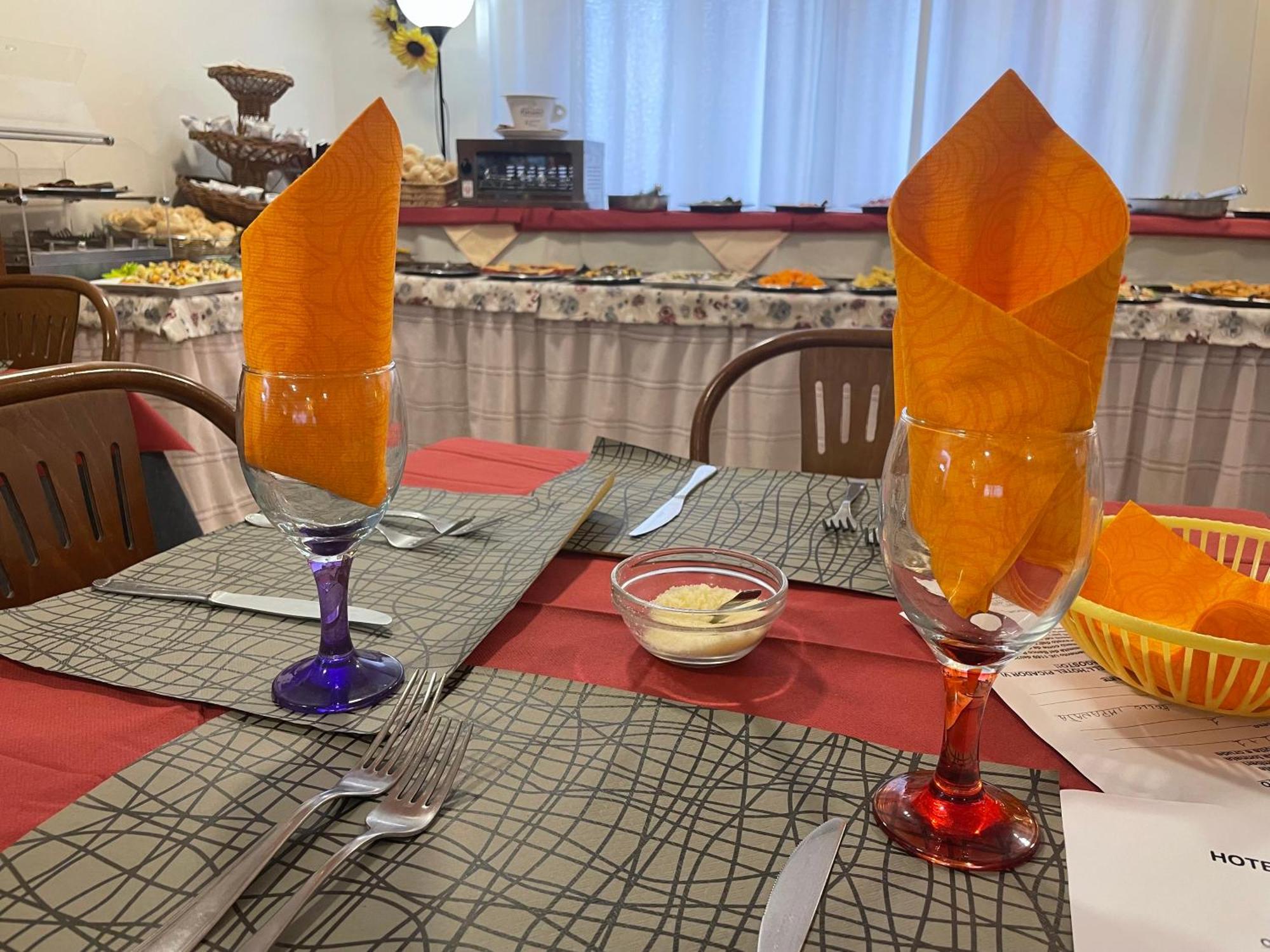 Hotel Picador Римини Екстериор снимка