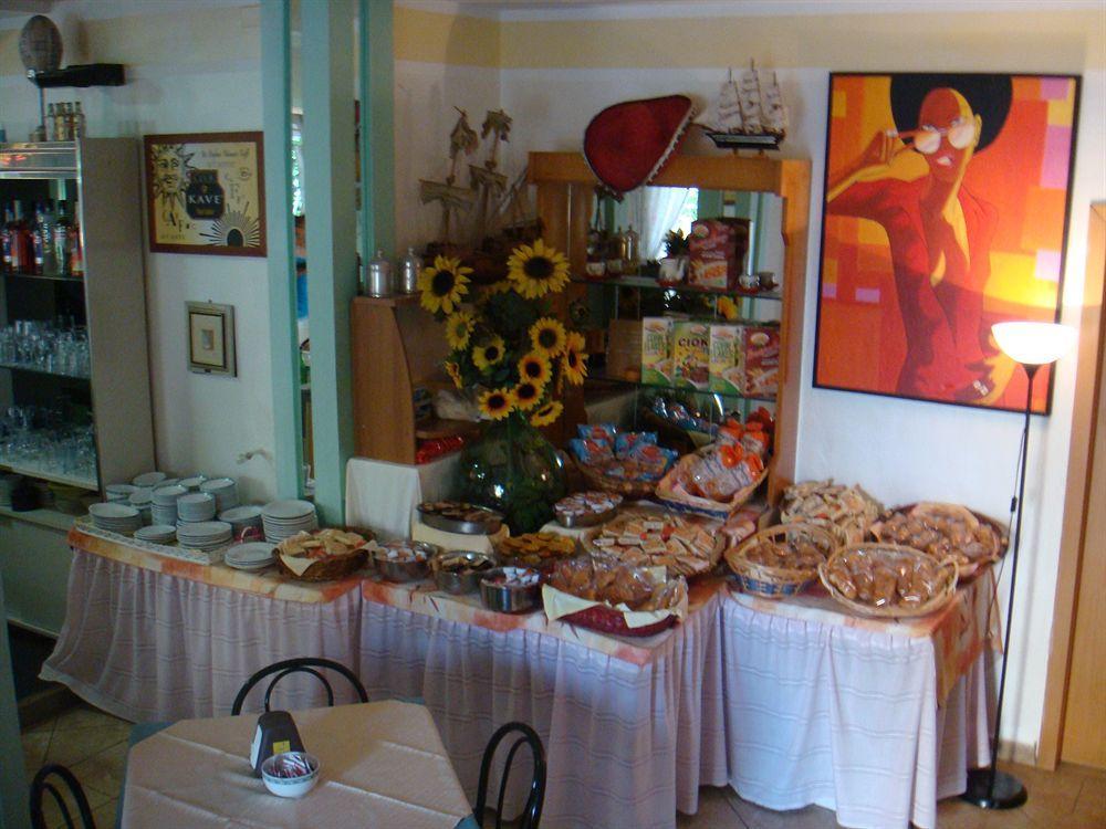 Hotel Picador Римини Екстериор снимка